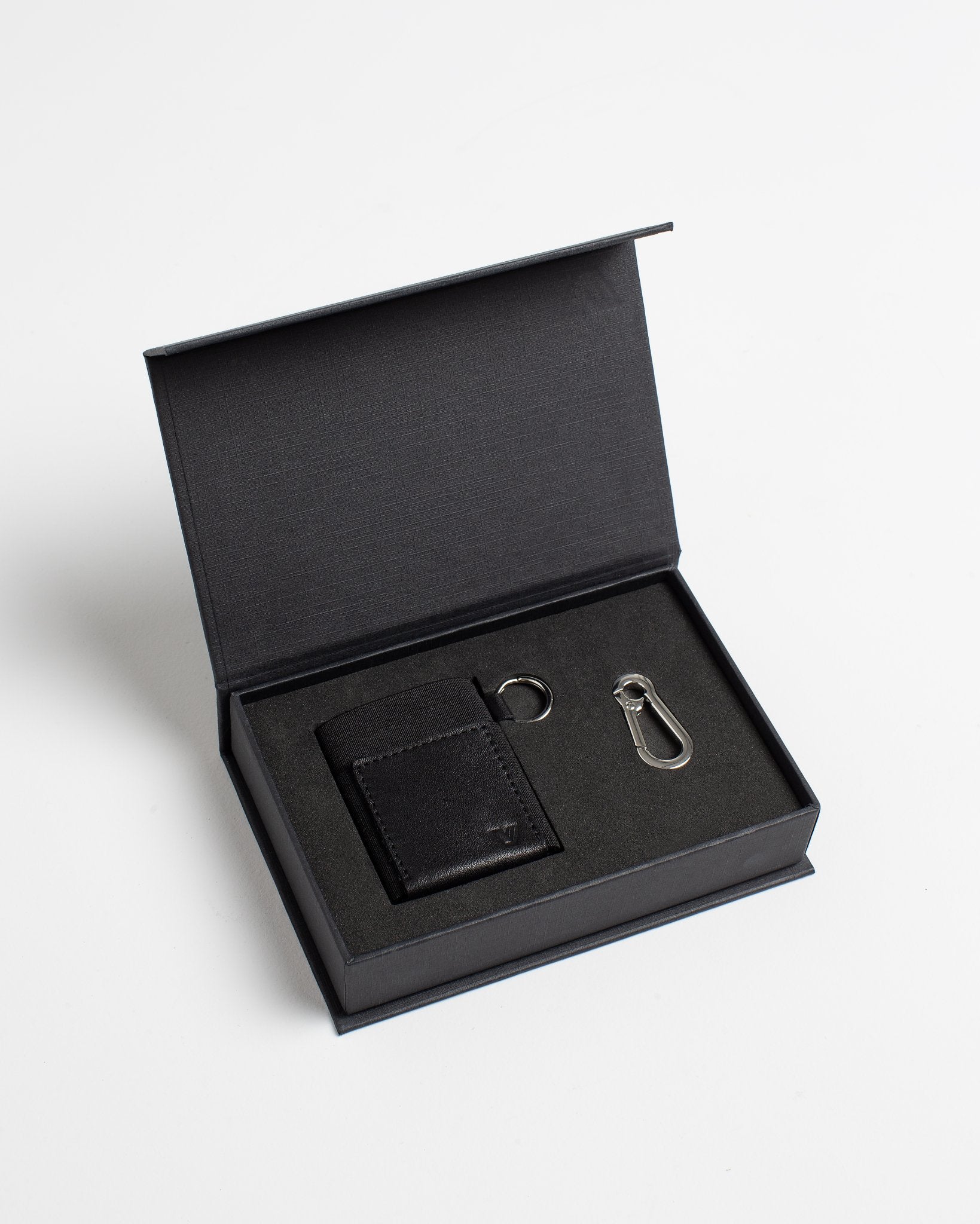 Black leather minimalist wallet in gift box