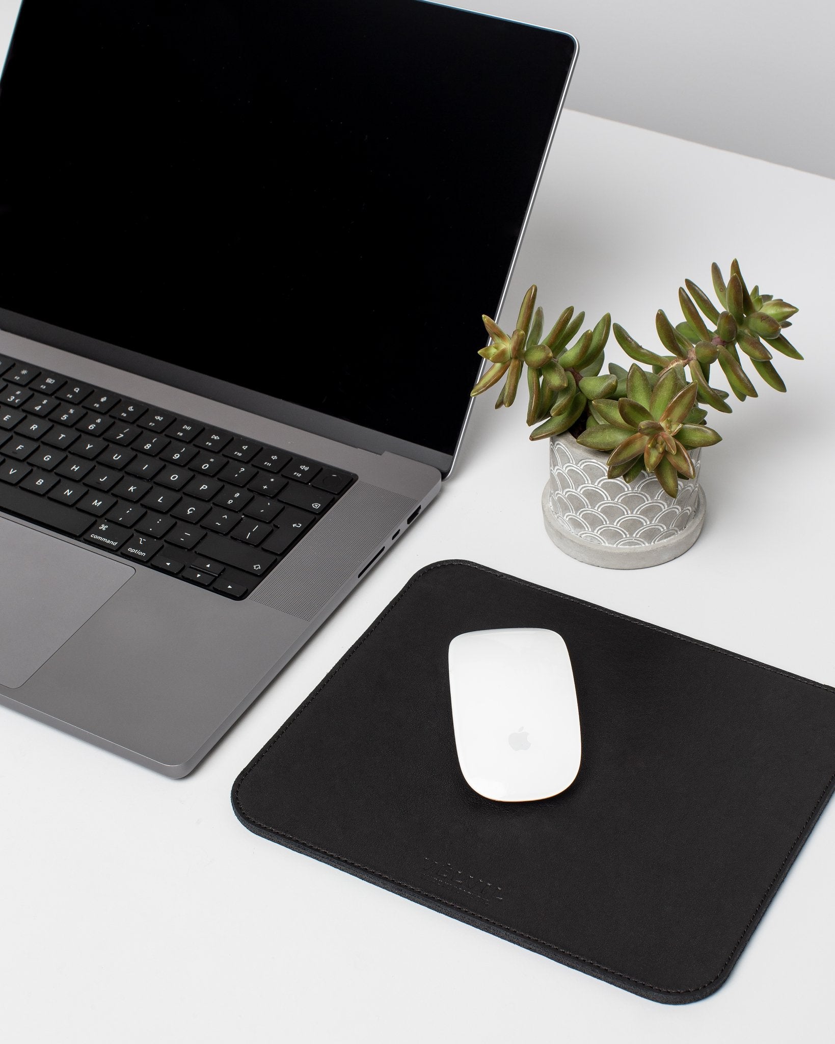 Custom leather mousepad with soft rubber base