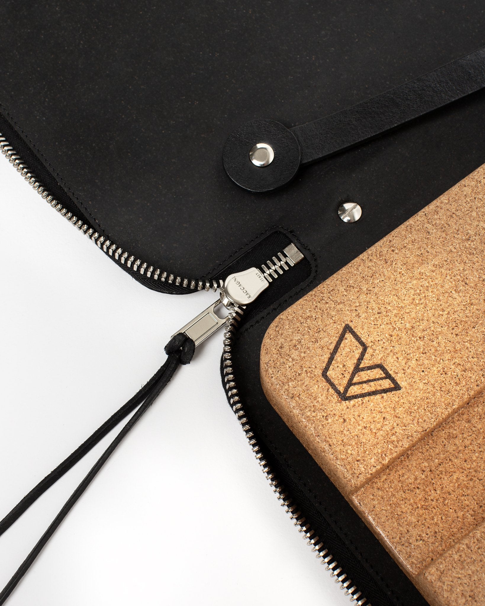 High end leather paddle case details